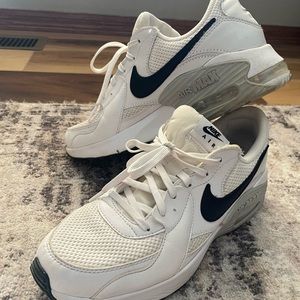 Women’s Nike Air Max Excee Size 8.5